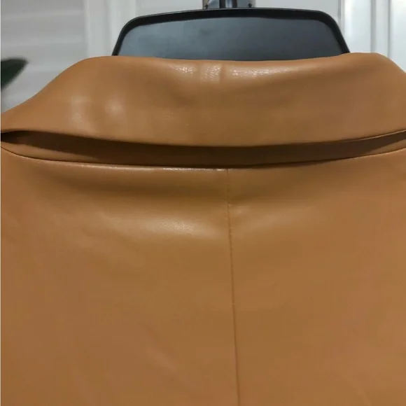 Love Tree cognac vegan leather blazer- Size L cozy Fall look
❤️offers - Picture 4 of 8